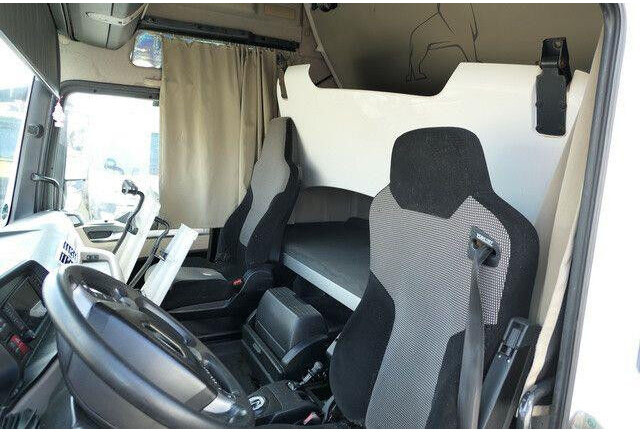 MAN 18.500 TGX 4x2, Intarder, Spoiler, Klima,2x Tank - Тягач: фото 5 MAN 18.500 TGX 4x2, Intarder, Spoiler, Klima,2x Tank - Тягач: фото 5