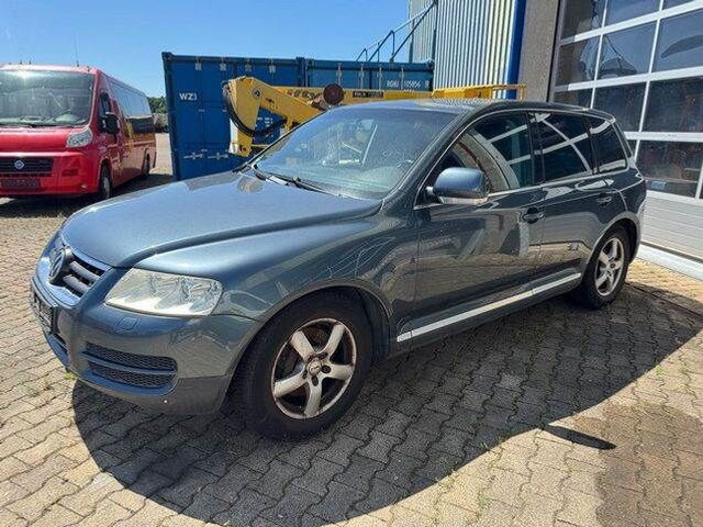 Volkswagen Touareg 3.2 V6/ GETRIEBESCHADEN /Motor läuft! - Малотоннажный бортовой грузовик: фото 1 Volkswagen Touareg 3.2 V6/ GETRIEBESCHADEN /Motor läuft! - Малотоннажный бортовой грузовик: фото 1