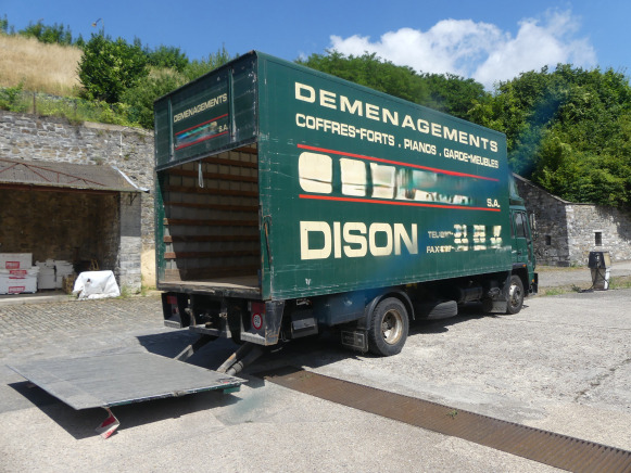 Camion de déménagement avec haillon arrière Volvo FL6-140 (1986-451.079 km-VIN:YB1E6AXGB405329) - Грузовик с закрытым кузовом: фото 3 Camion de déménagement avec haillon arrière Volvo FL6-140 (1986-451.079 km-VIN:YB1E6AXGB405329) - Грузовик с закрытым кузовом: фото 3