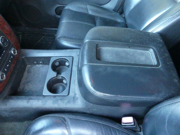 Грузопассажирский фургон Voiture Chevrolet Suburban (2006-355.000 km) Numéro de châssis : 1GNFK16327J170092 - Kilométrage : 355000: фото 8