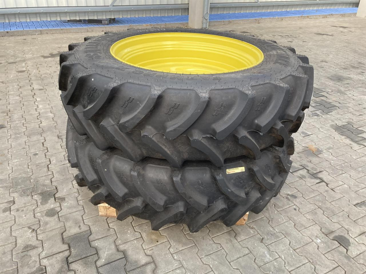 Alliance 420/85R38 - Шина для Сельскохозяйственной техники: фото 1 Alliance 420/85R38 - Шина для Сельскохозяйственной техники: фото 1