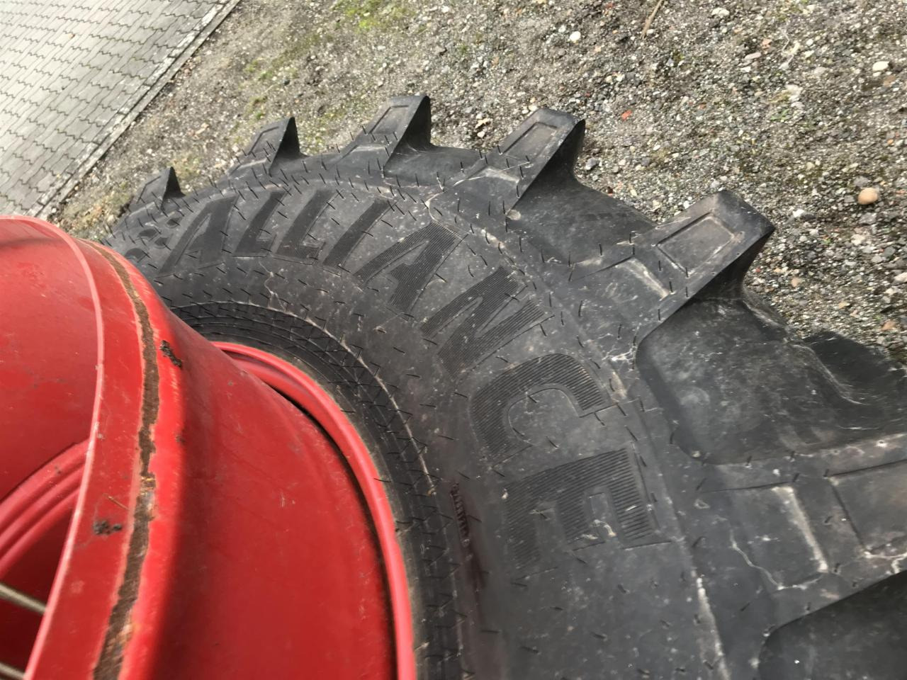 Alliance 710/75R42 - Шина для Сельскохозяйственной техники: фото 4 Alliance 710/75R42 - Шина для Сельскохозяйственной техники: фото 4