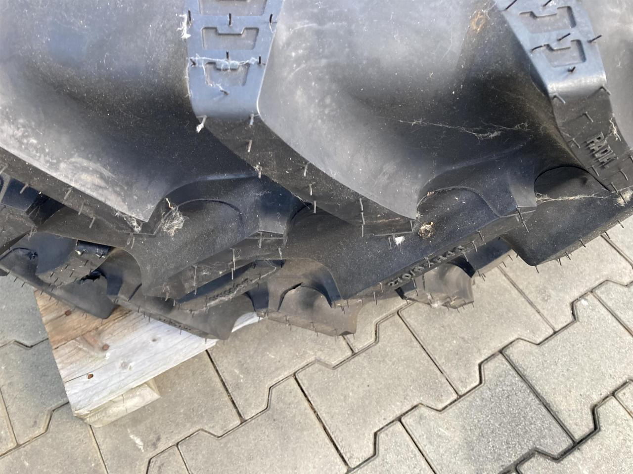 BKT 270/95R46 - Шина для Сельскохозяйственной техники: фото 3 BKT 270/95R46 - Шина для Сельскохозяйственной техники: фото 3