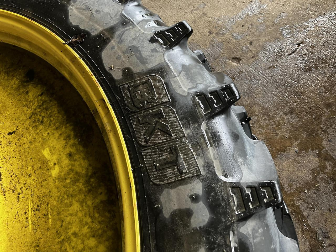 BKT 270/95R48 - Шина для Сельскохозяйственной техники: фото 4 BKT 270/95R48 - Шина для Сельскохозяйственной техники: фото 4