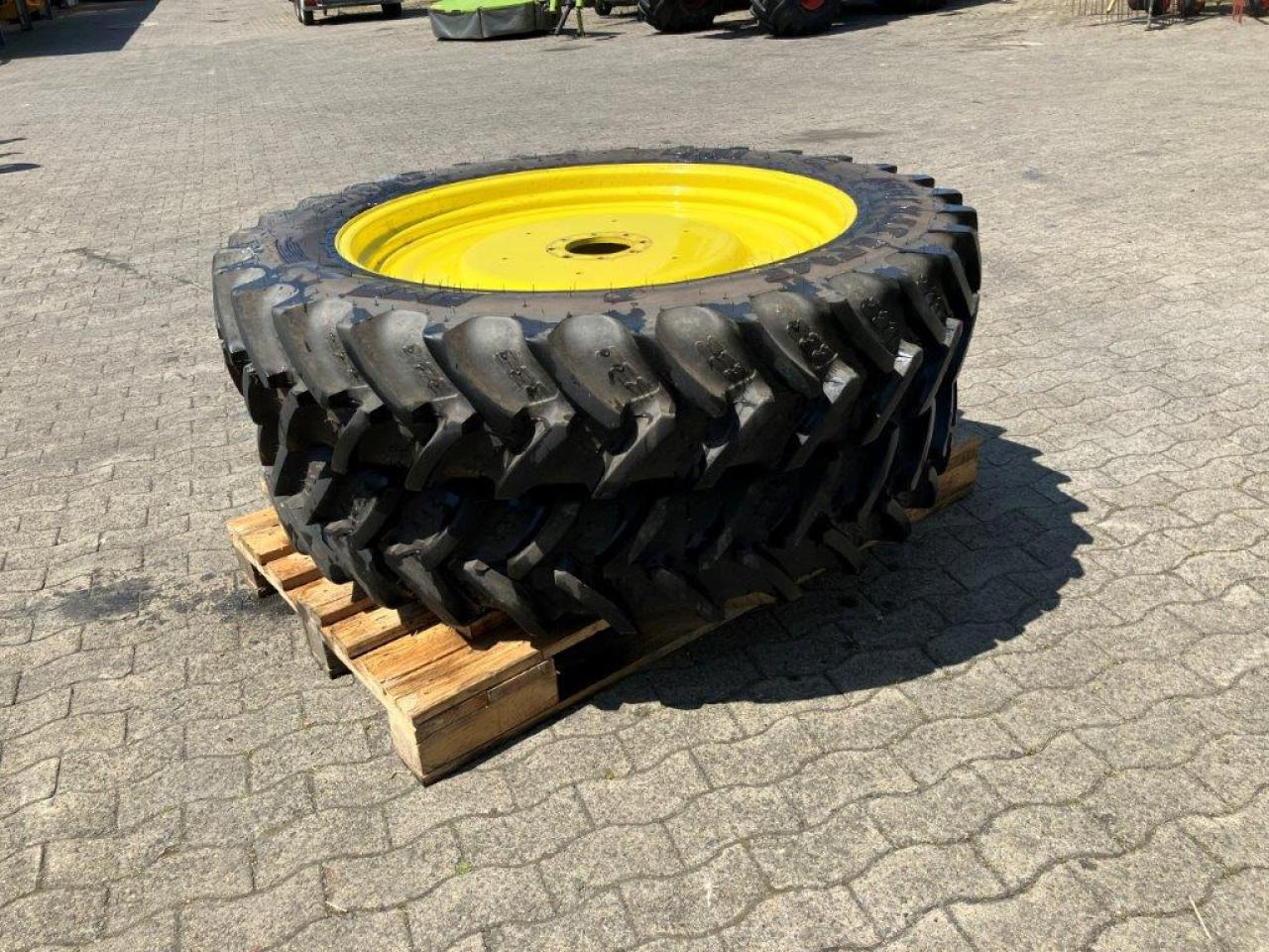 BKT 320/90R42 - Шина для Сельскохозяйственной техники: фото 1 BKT 320/90R42 - Шина для Сельскохозяйственной техники: фото 1