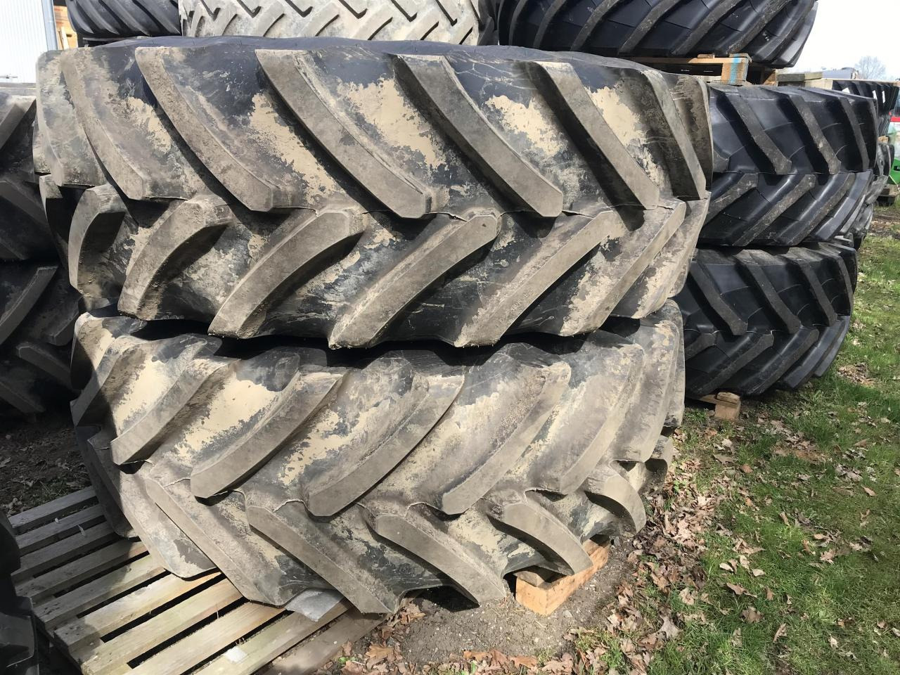 Bridgestone 710/75R42 - Шина для Сельскохозяйственной техники: фото 1 Bridgestone 710/75R42 - Шина для Сельскохозяйственной техники: фото 1