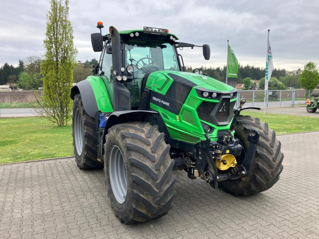 Deutz-Fahr 6215 TTV - Трактор: фото 4 Deutz-Fahr 6215 TTV - Трактор: фото 4