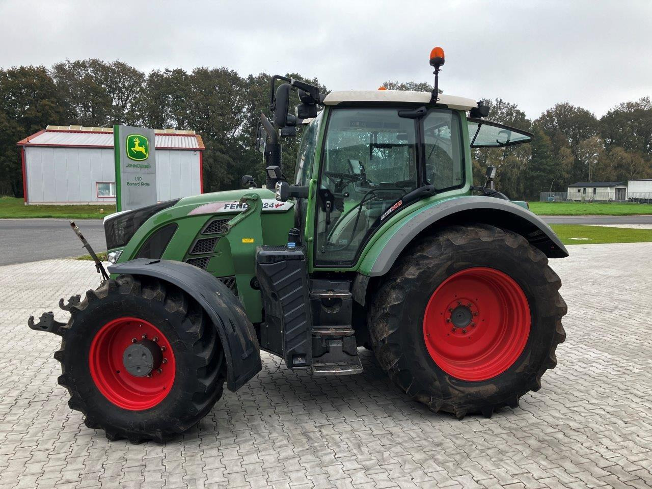 Fendt 716 Vario Profi Plus - Трактор: фото 1 Fendt 716 Vario Profi Plus - Трактор: фото 1