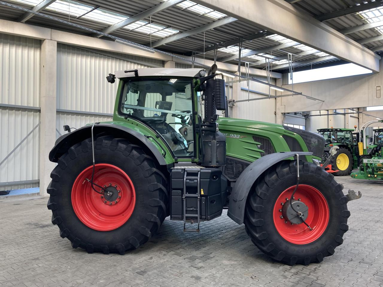 Fendt 933 Vario Profi Plus - Трактор: фото 4 Fendt 933 Vario Profi Plus - Трактор: фото 4