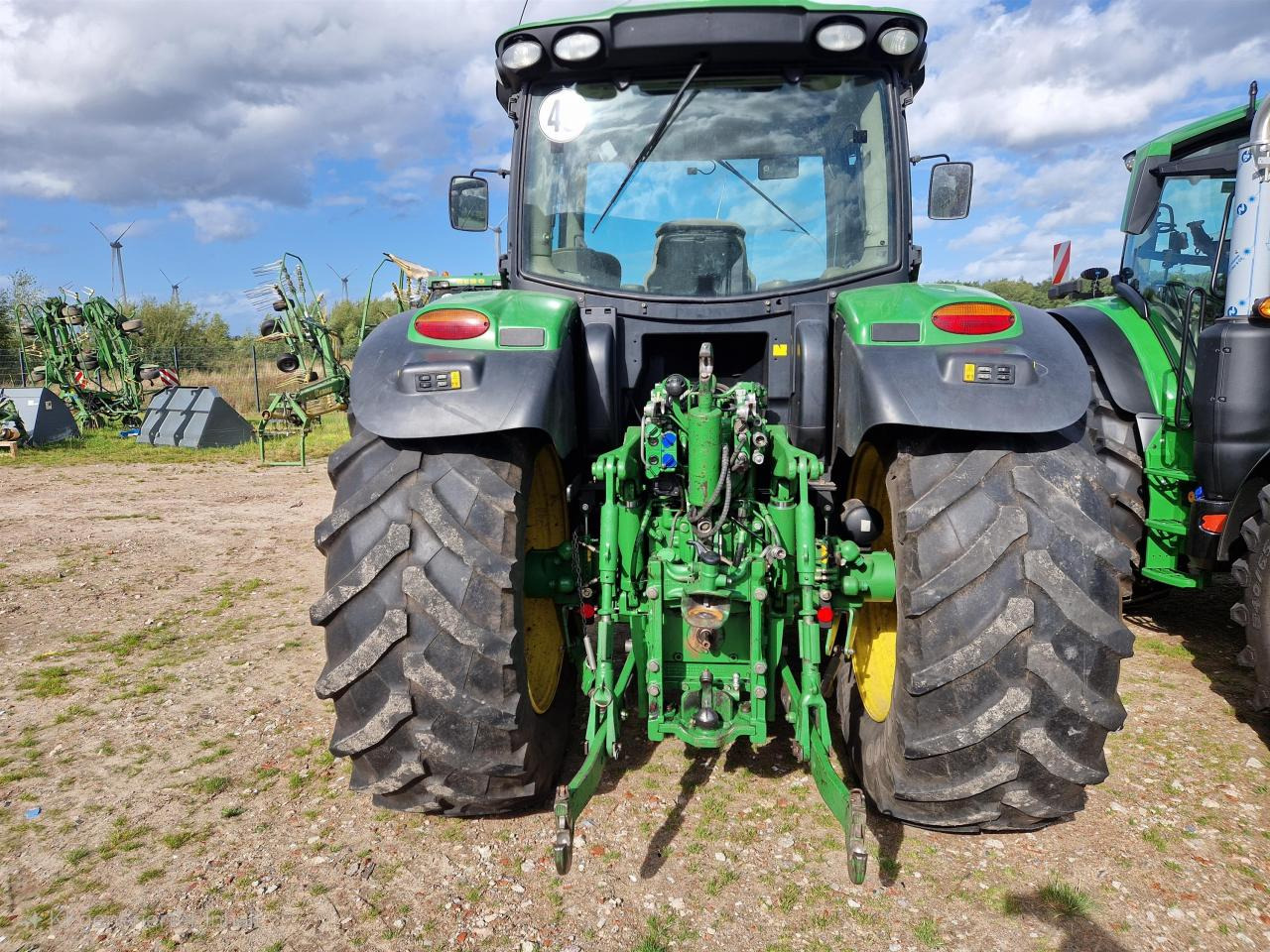 John Deere 6140R - Трактор: фото 3 John Deere 6140R - Трактор: фото 3