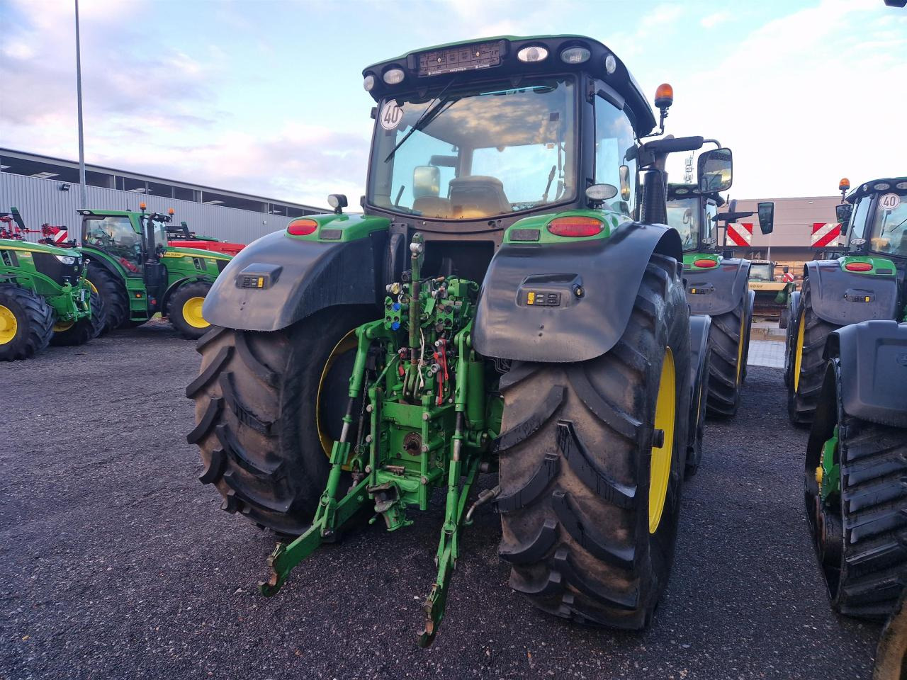 John Deere 6170R - Трактор: фото 2 John Deere 6170R - Трактор: фото 2