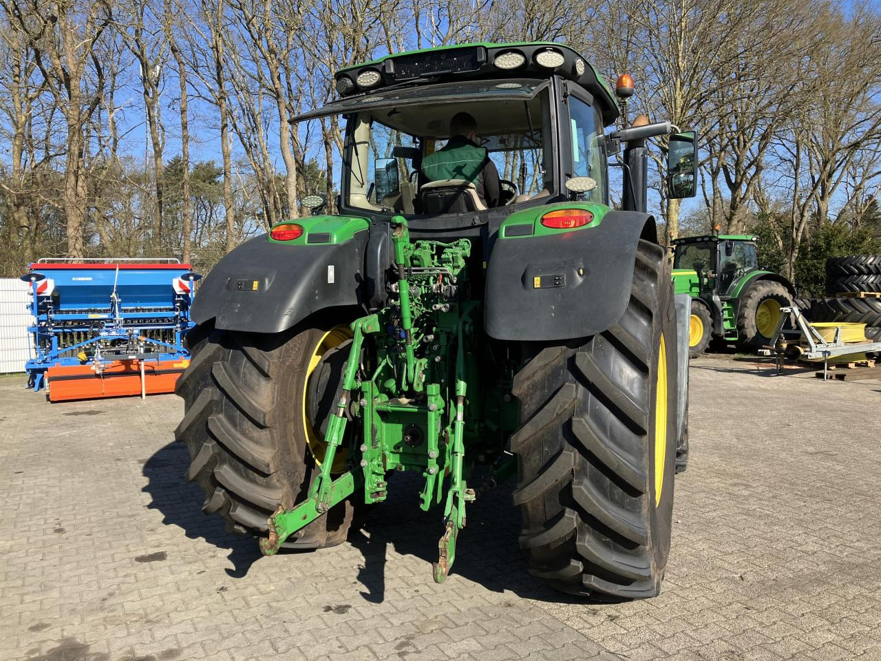 John Deere 6195R - Трактор: фото 3 John Deere 6195R - Трактор: фото 3