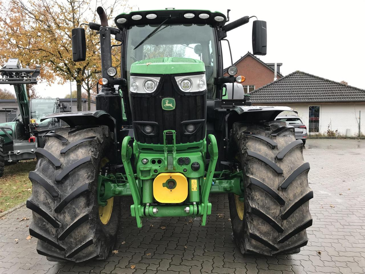 John Deere 6215R - Трактор: фото 3 John Deere 6215R - Трактор: фото 3