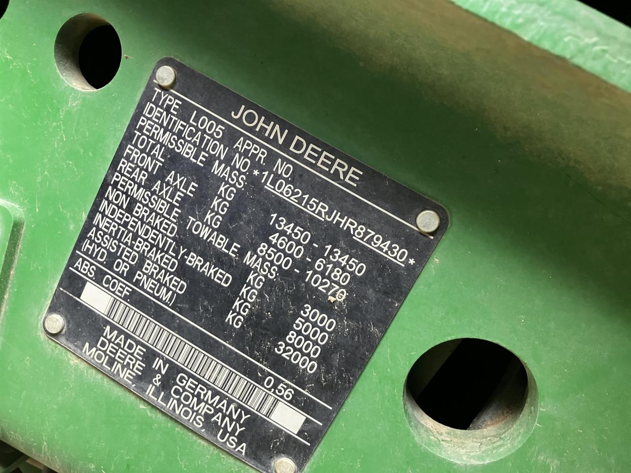 Трактор John Deere 6215R: фото 13