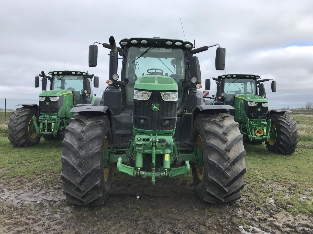 John Deere 6250R - Трактор: фото 3 John Deere 6250R - Трактор: фото 3