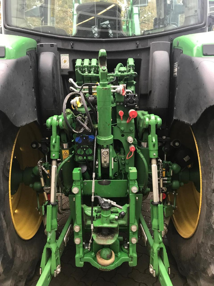 John Deere 6R 110 - Трактор: фото 4 John Deere 6R 110 - Трактор: фото 4