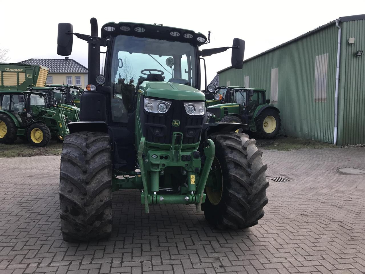 John Deere 6R 140 - Трактор: фото 3 John Deere 6R 140 - Трактор: фото 3