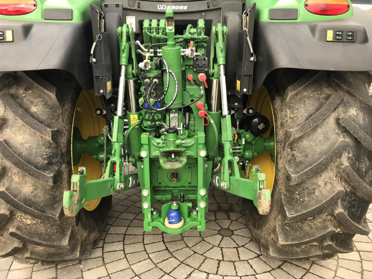 John Deere 6R 140 - Трактор: фото 5 John Deere 6R 140 - Трактор: фото 5