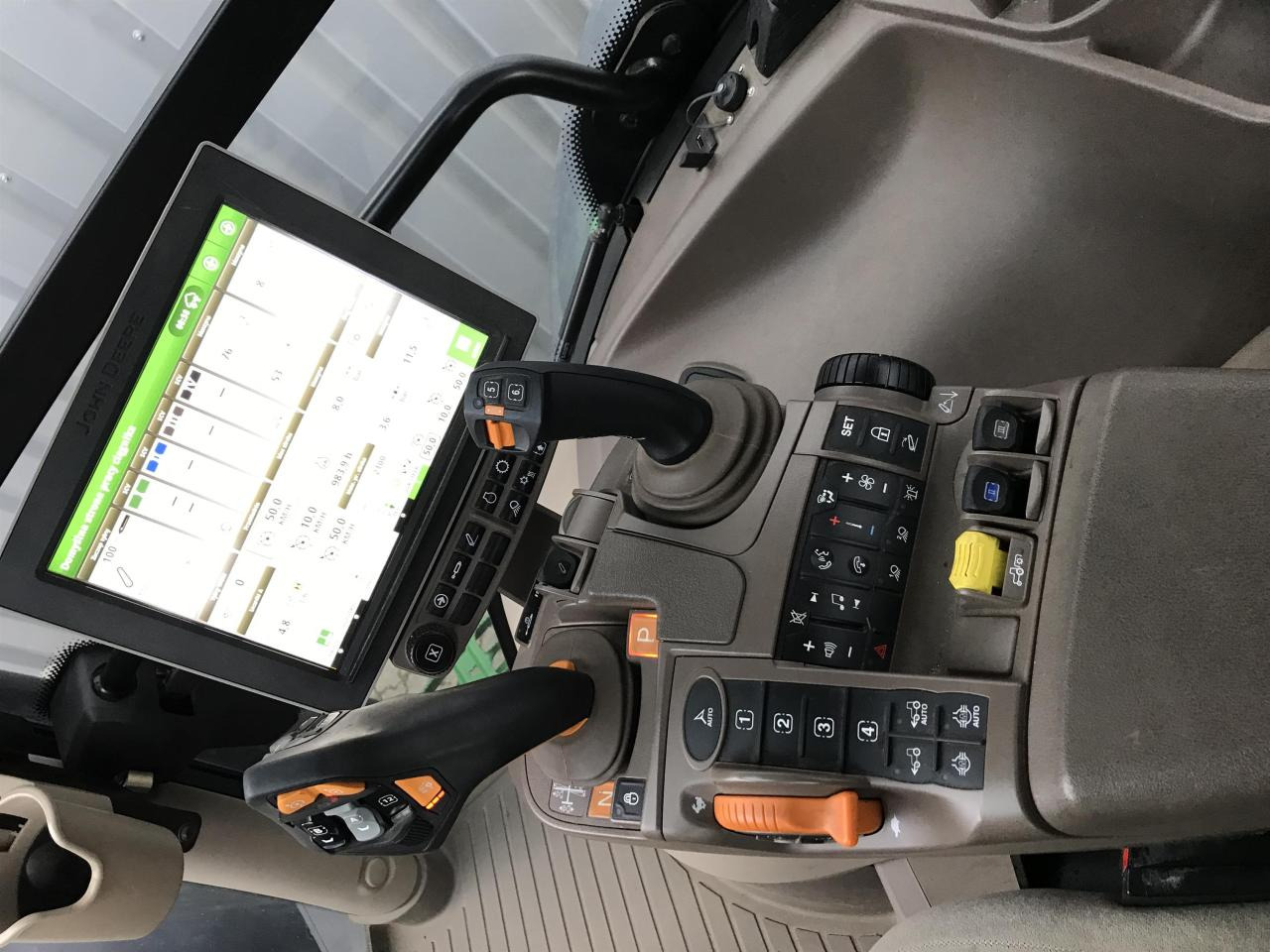 Трактор John Deere 6R 155: фото 9