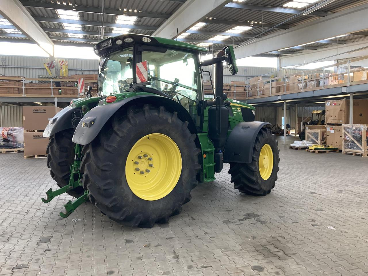 John Deere 6R 185 - Трактор: фото 5 John Deere 6R 185 - Трактор: фото 5