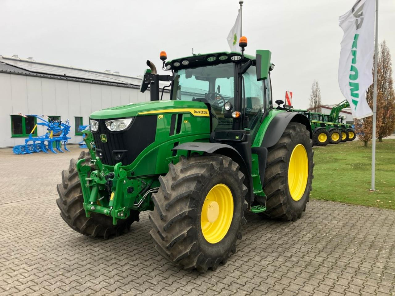 John Deere 6R 195 - Трактор: фото 4 John Deere 6R 195 - Трактор: фото 4