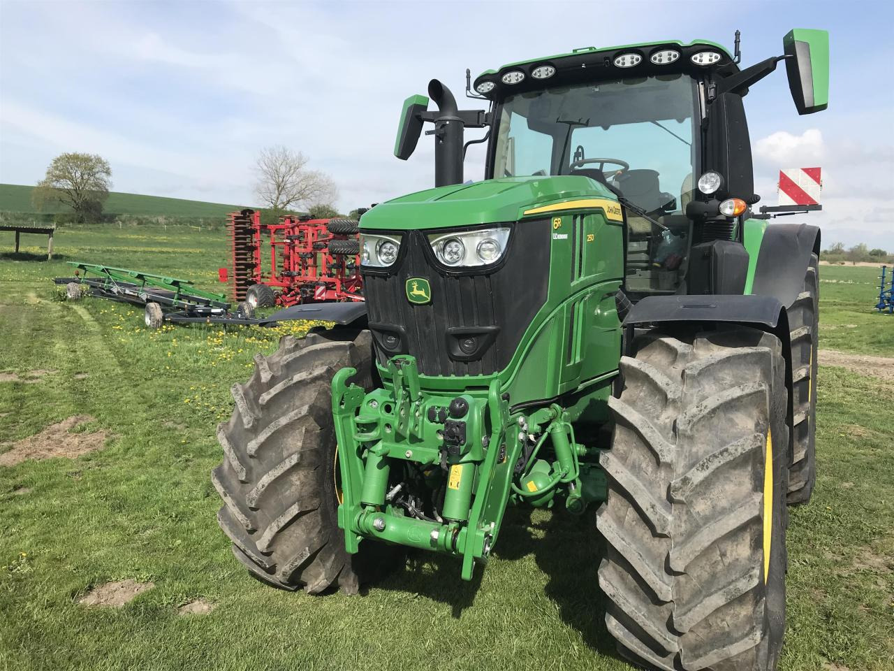 John Deere 6R 250 - Трактор: фото 3 John Deere 6R 250 - Трактор: фото 3