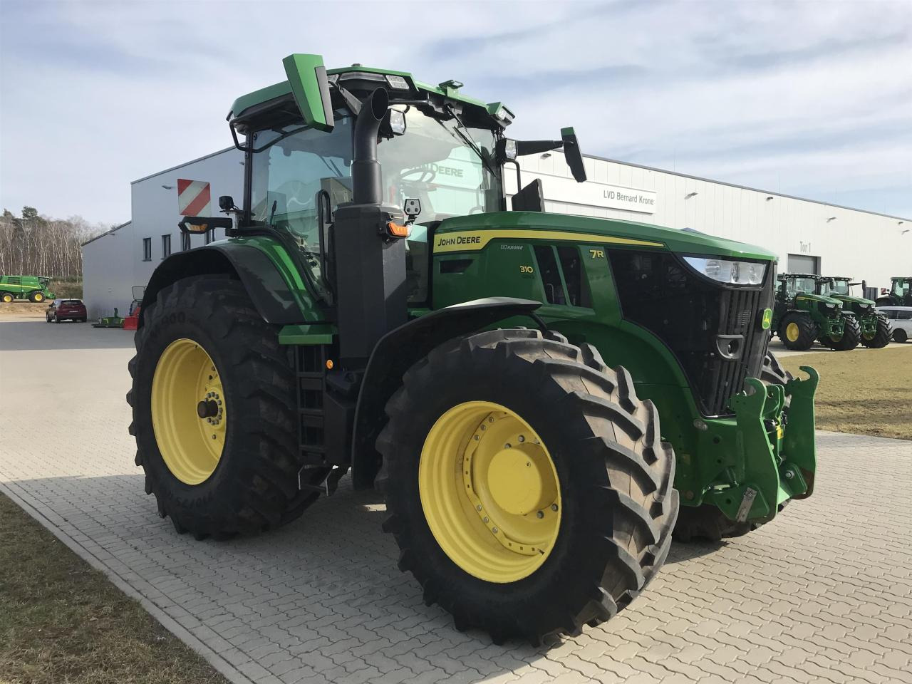 John Deere 7R 310 - Трактор: фото 2 John Deere 7R 310 - Трактор: фото 2