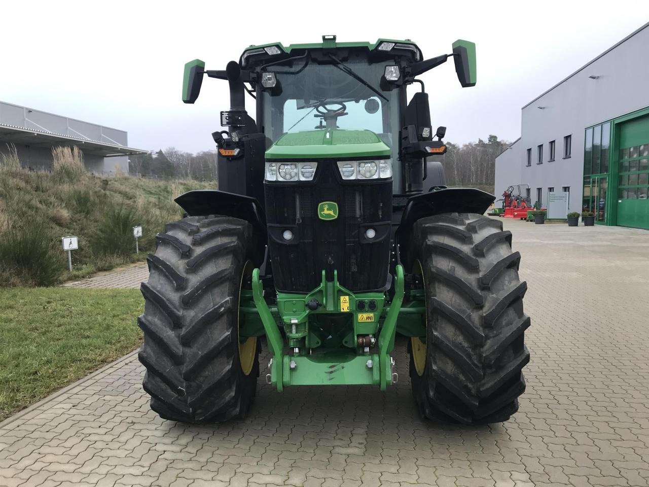 John Deere 7R 330 - Трактор: фото 3 John Deere 7R 330 - Трактор: фото 3