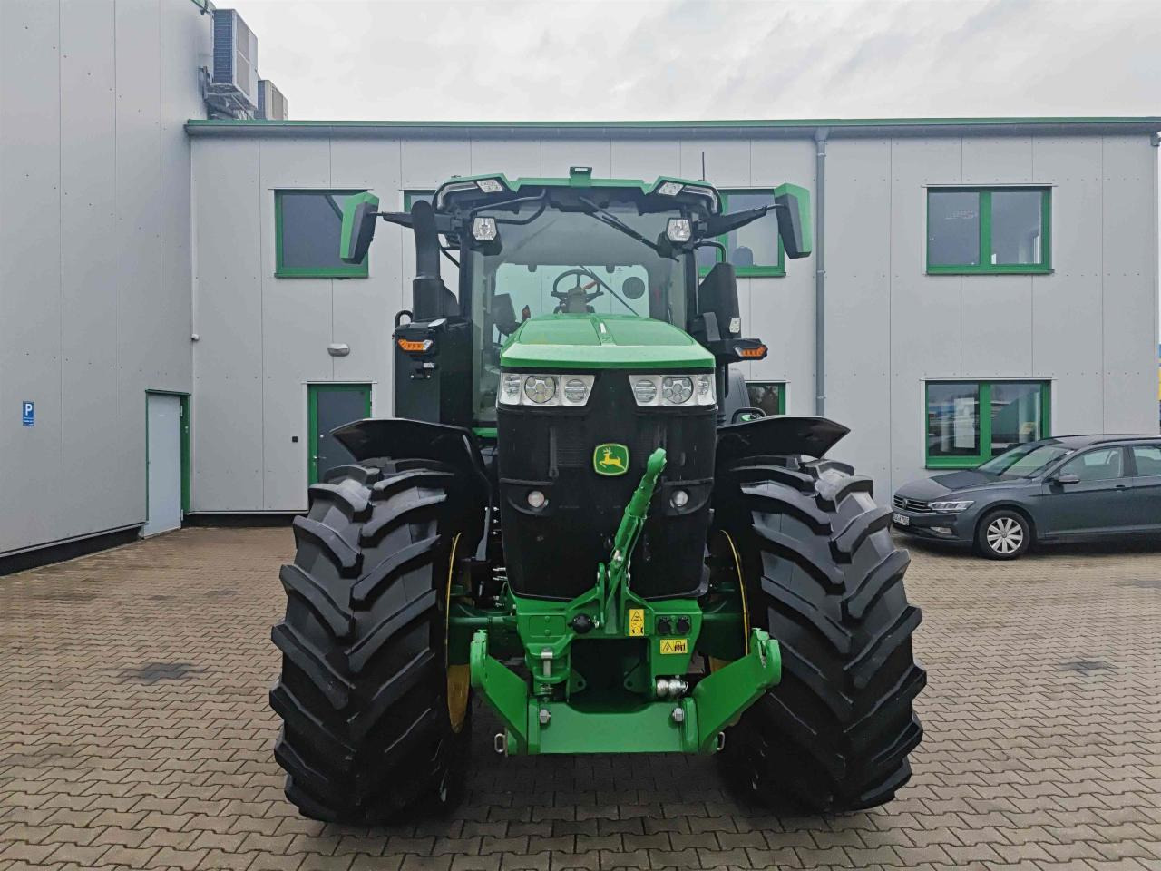 John Deere 7R 330 - Трактор: фото 3 John Deere 7R 330 - Трактор: фото 3