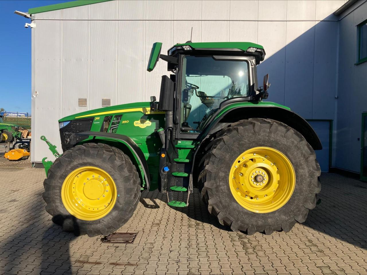 John Deere 7R 350 - Трактор: фото 4 John Deere 7R 350 - Трактор: фото 4