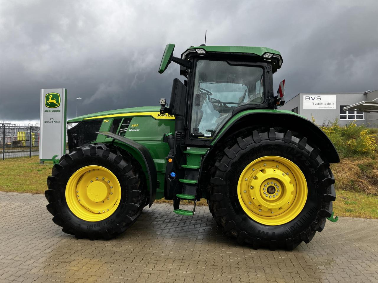 John Deere 7R 350 - Трактор: фото 1 John Deere 7R 350 - Трактор: фото 1