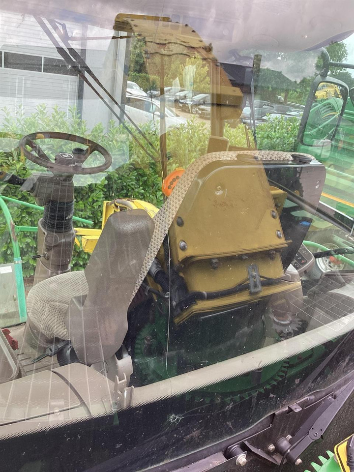 Кормоуборочный комбайн John Deere 8300: фото 14 Кормоуборочный комбайн John Deere 8300: фото 14