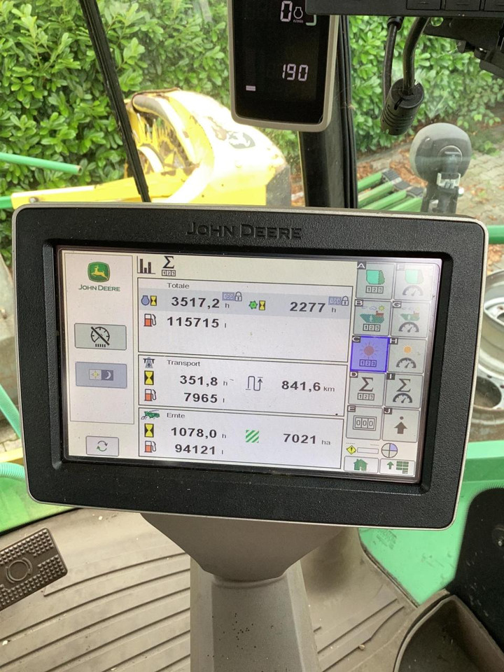 Кормоуборочный комбайн John Deere 8300: фото 19 Кормоуборочный комбайн John Deere 8300: фото 19