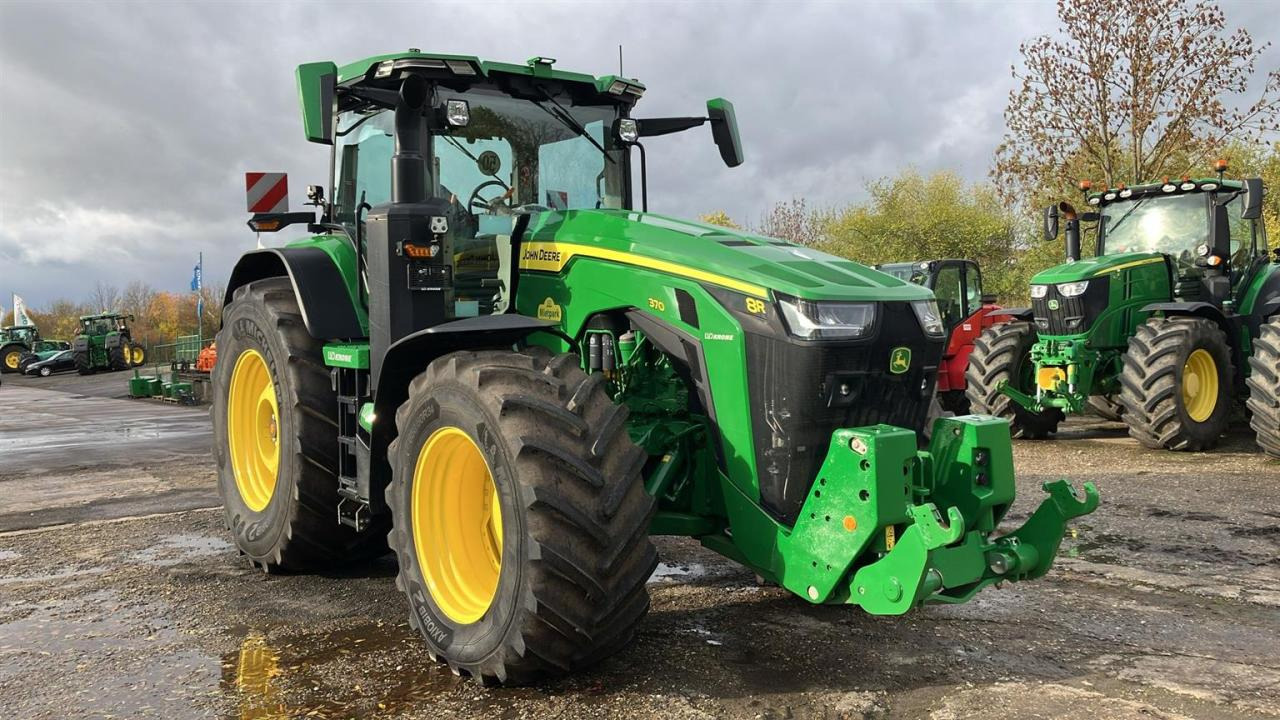 John Deere 8R 370 - Трактор: фото 1 John Deere 8R 370 - Трактор: фото 1