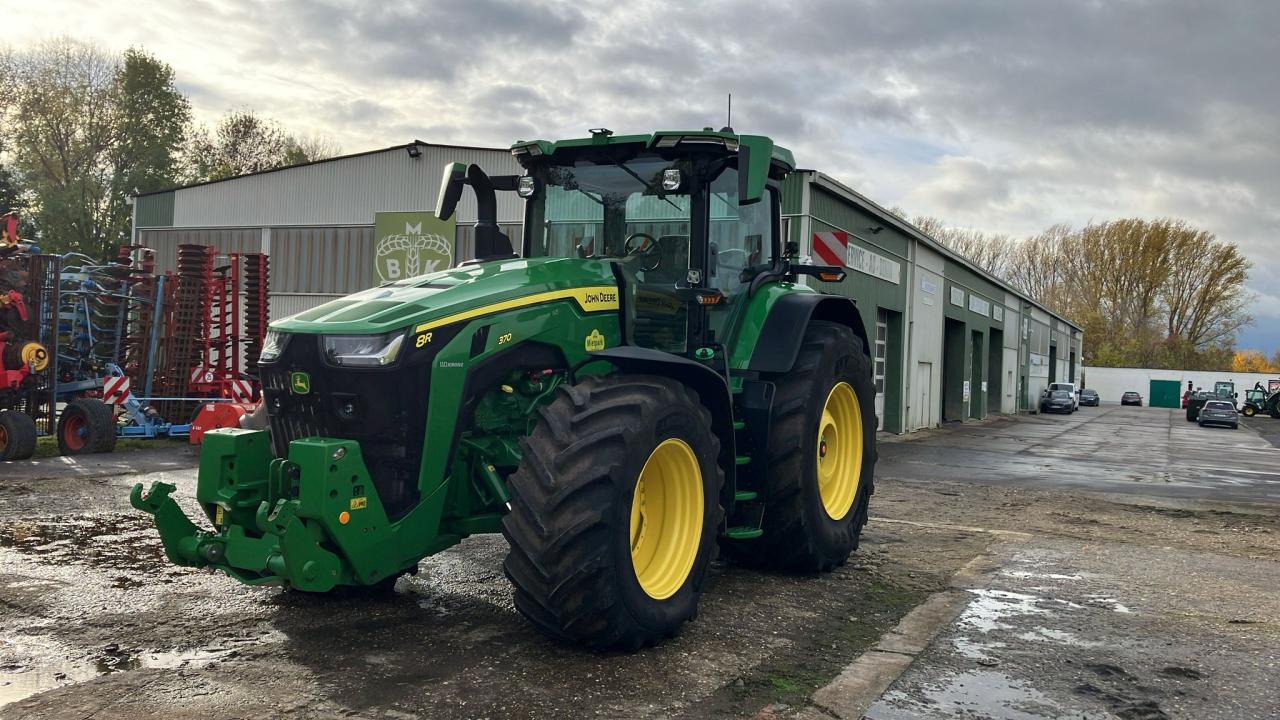 John Deere 8R 370 - Трактор: фото 2 John Deere 8R 370 - Трактор: фото 2