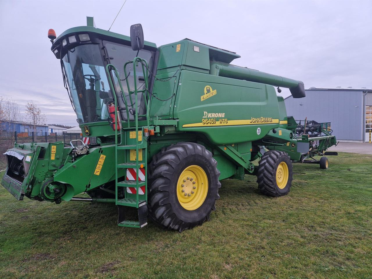 John Deere 9640i WTS HM - Зерноуборочный комбайн: фото 1 John Deere 9640i WTS HM - Зерноуборочный комбайн: фото 1
