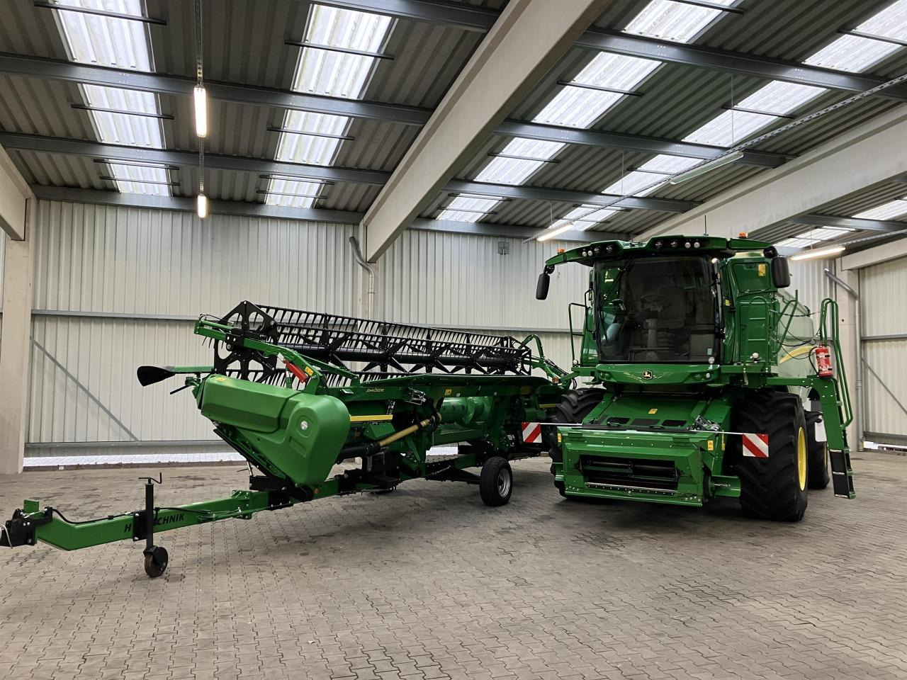 John Deere T560 - Зерноуборочный комбайн: фото 2 John Deere T560 - Зерноуборочный комбайн: фото 2