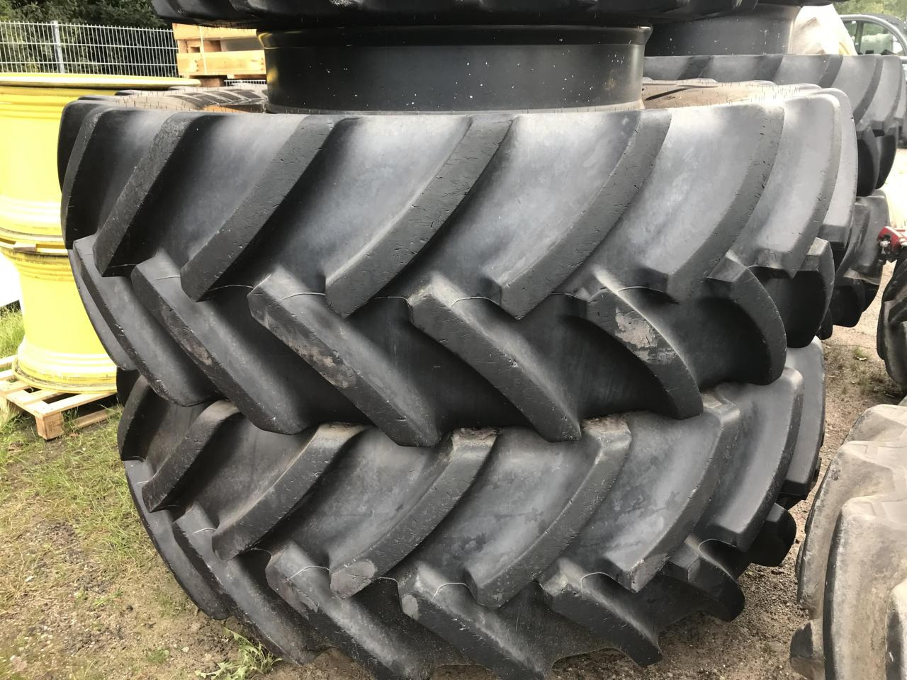 Mitas 680/80R42 - Шина для Сельскохозяйственной техники: фото 1 Mitas 680/80R42 - Шина для Сельскохозяйственной техники: фото 1