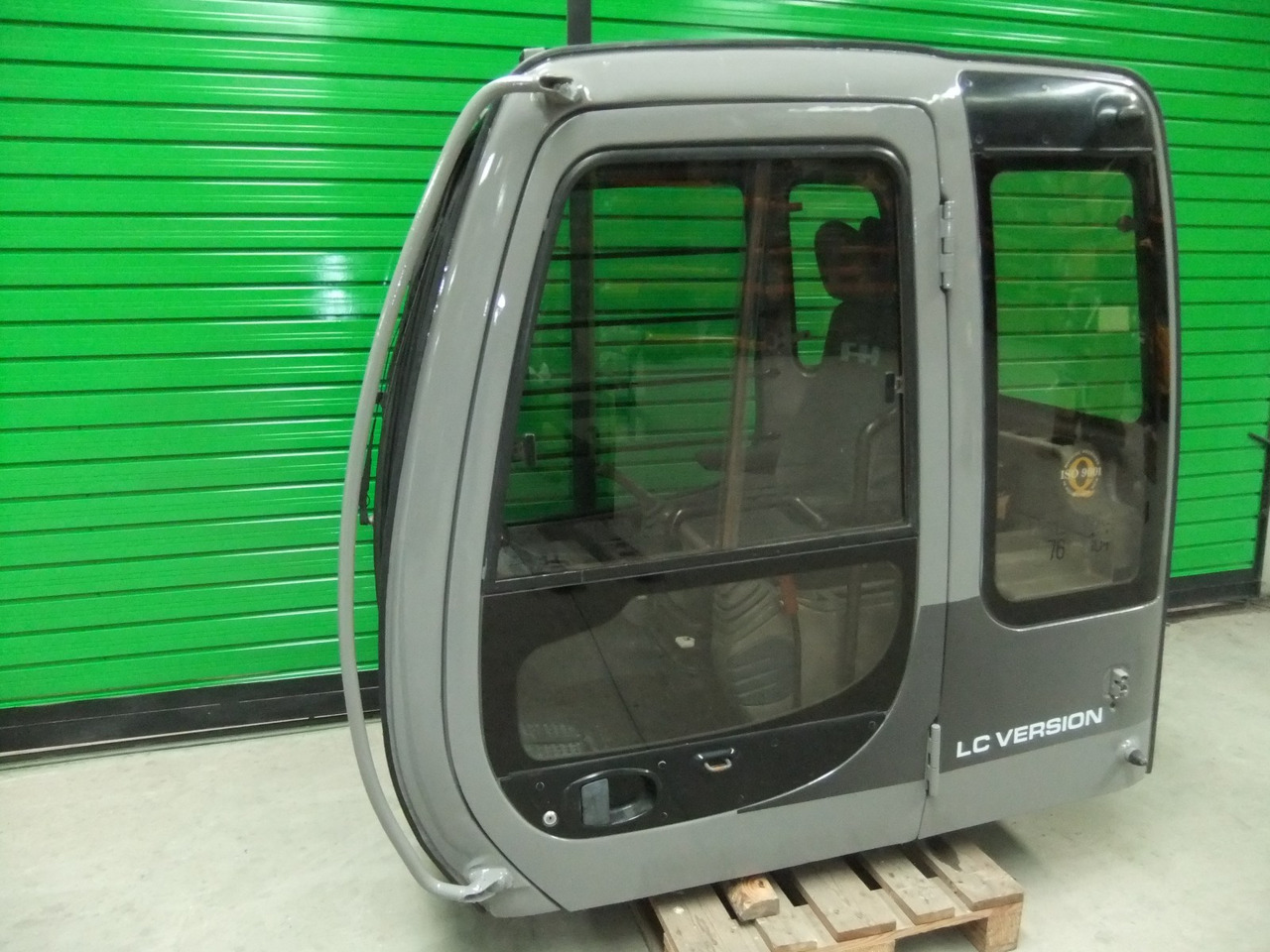 Cab FIAT-HITACHI EX215 71466300 - Кабина для Строительной техники: фото 2 Cab FIAT-HITACHI EX215 71466300 - Кабина для Строительной техники: фото 2