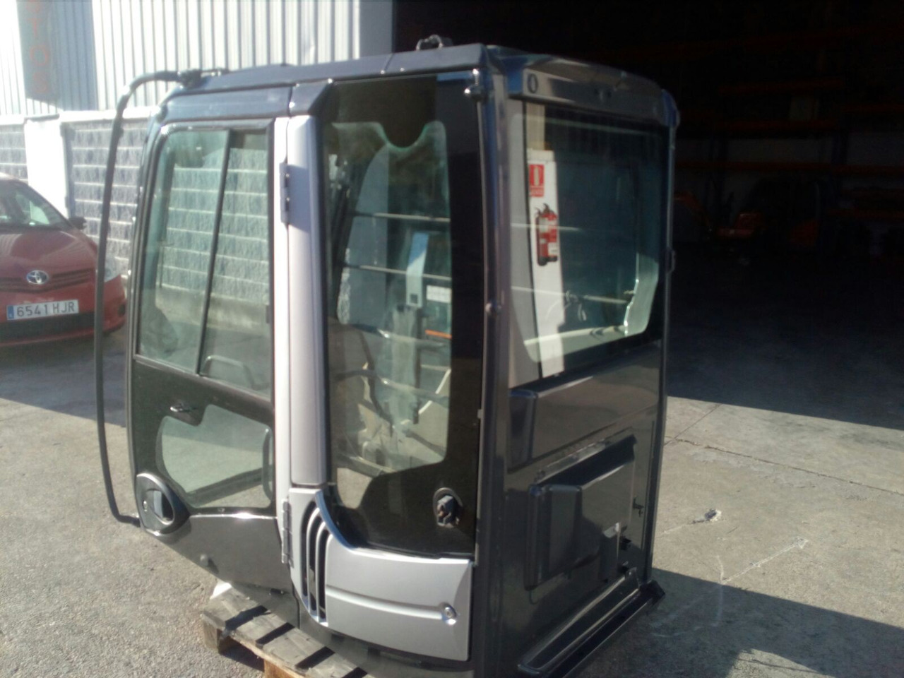 Cab ROPS HITACHI ZX270-3 ZX280-3 4665065 - Кабина для Строительной техники: фото 1 Cab ROPS HITACHI ZX270-3 ZX280-3 4665065 - Кабина для Строительной техники: фото 1