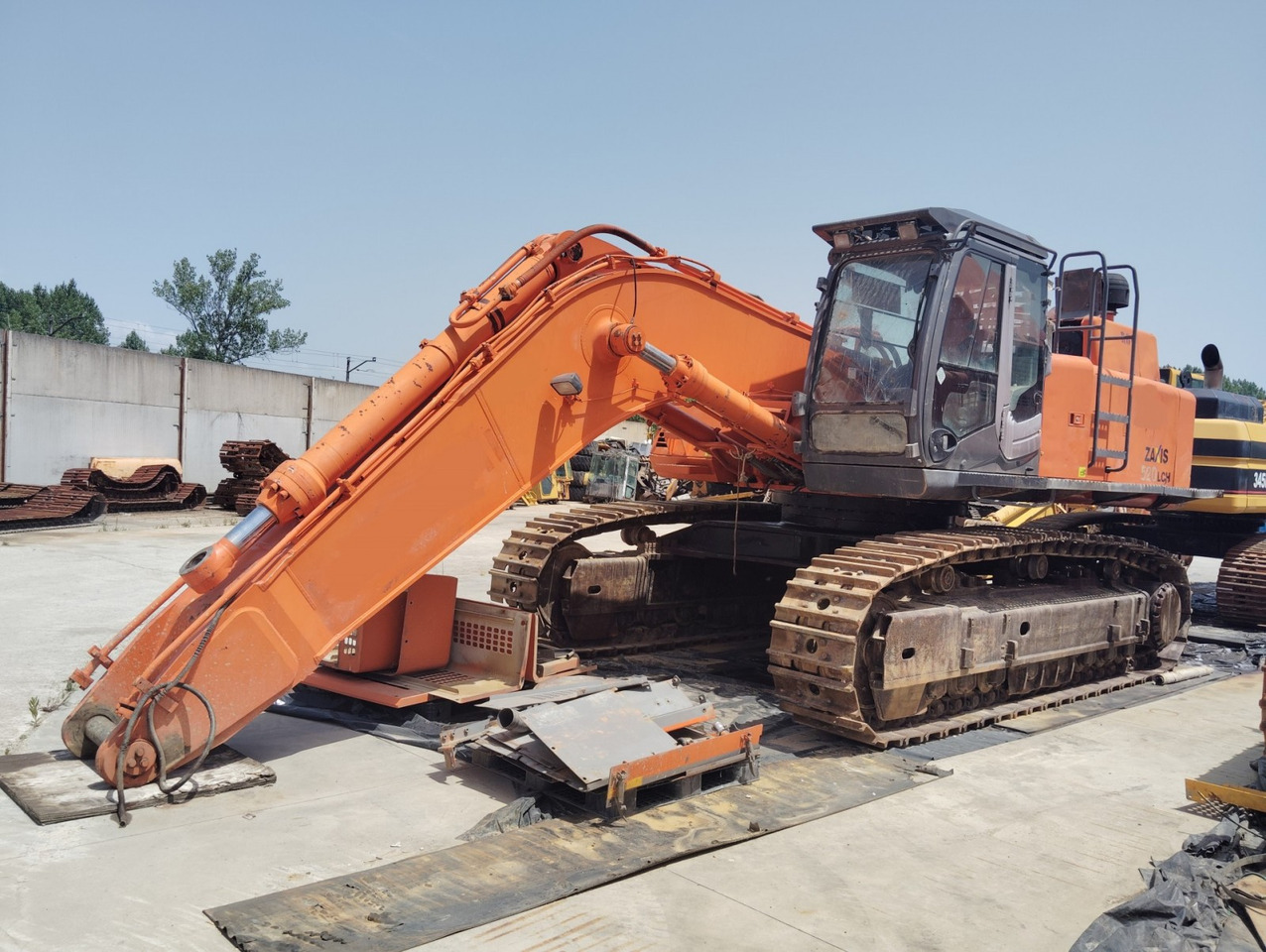 EXCAVADORA HITACHI ZX520LCH-3 - Гусеничный экскаватор: фото 1 EXCAVADORA HITACHI ZX520LCH-3 - Гусеничный экскаватор: фото 1