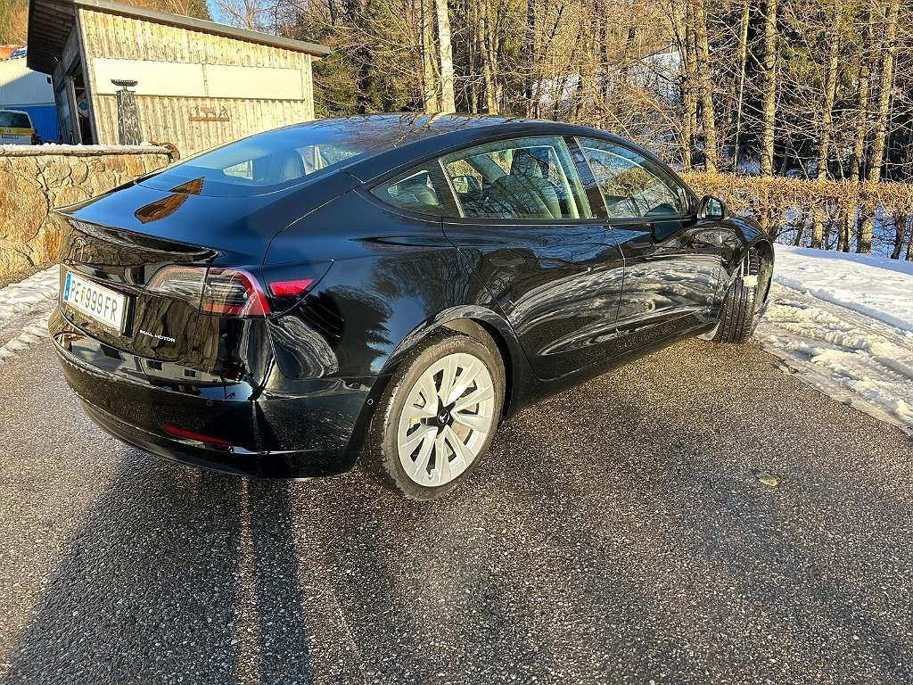 Tesla Model 3 Long Range - Легковой автомобиль: фото 3 Tesla Model 3 Long Range - Легковой автомобиль: фото 3