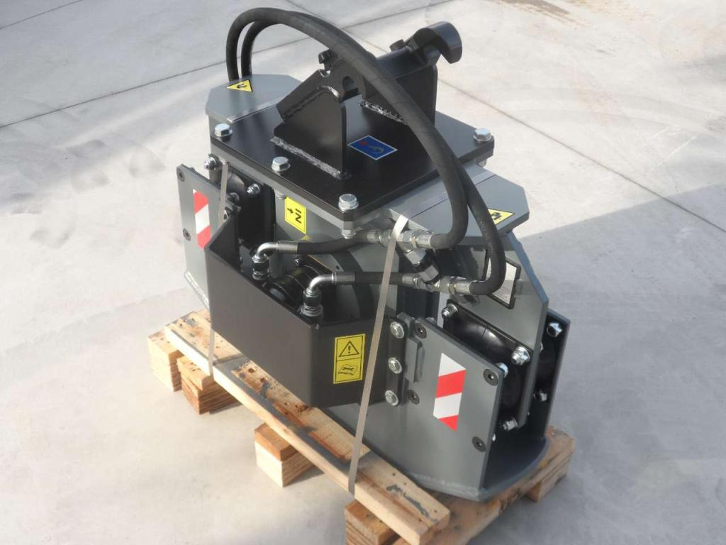 CM CM Crusher PV 20.40 - Виброплита, Навесное оборудование: фото 1 CM CM Crusher PV 20.40 - Виброплита, Навесное оборудование: фото 1