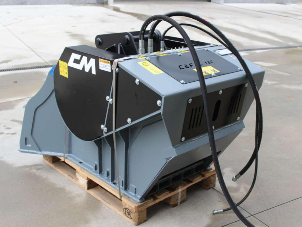 CM Crusher CBF-L 120 Crusher Bucket - Ковш для Мини-погрузчиков с бортовым поворотом: фото 2 CM Crusher CBF-L 120 Crusher Bucket - Ковш для Мини-погрузчиков с бортовым поворотом: фото 2