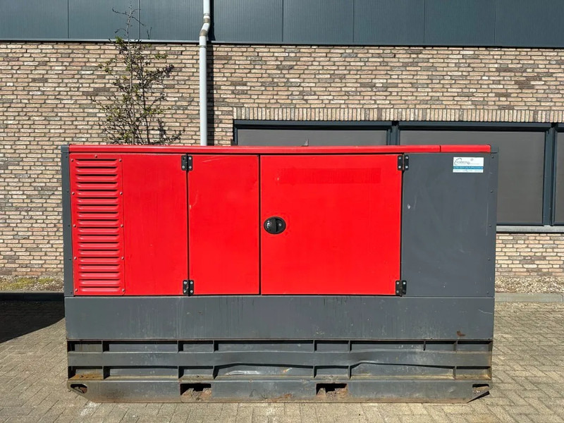Atlas-Copco QAS 60 Perkins Stamford 60 kVA Silent Rental generatorset - Электрогенератор: фото 1 Atlas-Copco QAS 60 Perkins Stamford 60 kVA Silent Rental generatorset - Электрогенератор: фото 1