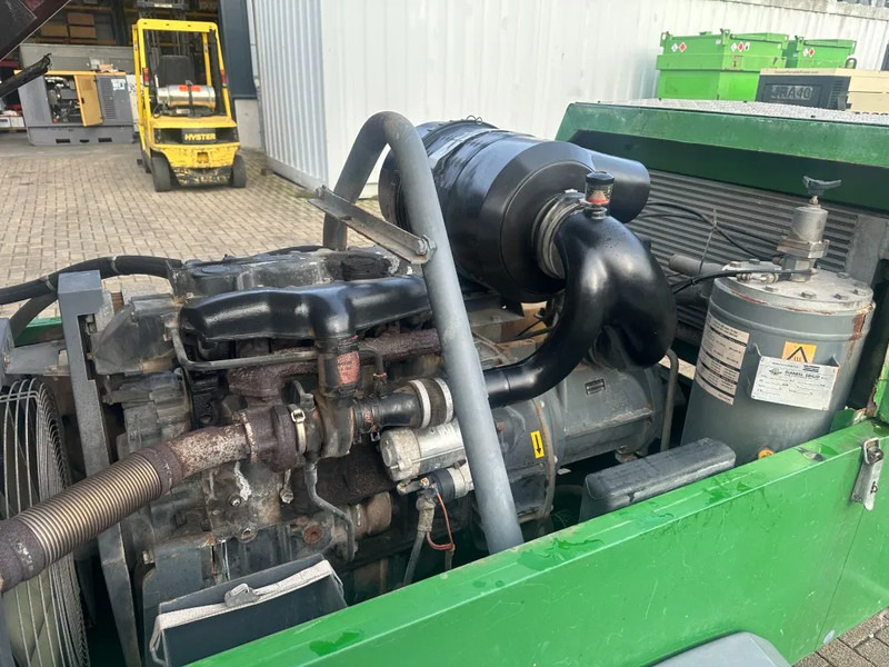 Atlas-Copco XAHS 107 C3 EC80X Deutz 6.3 m3 / min 58 kW 12 BWar Mobiele Diesel Compressor Aanhanger - Воздушный компрессор: фото 4 Atlas-Copco XAHS 107 C3 EC80X Deutz 6.3 m3 / min 58 kW 12 BWar Mobiele Diesel Compressor Aanhanger - Воздушный компрессор: фото 4
