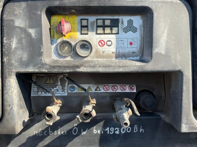 Compair C62HS Deutz 6.2 m3 / min Silent Diesel Schroefcompressor - Воздушный компрессор: фото 4 Compair C62HS Deutz 6.2 m3 / min Silent Diesel Schroefcompressor - Воздушный компрессор: фото 4