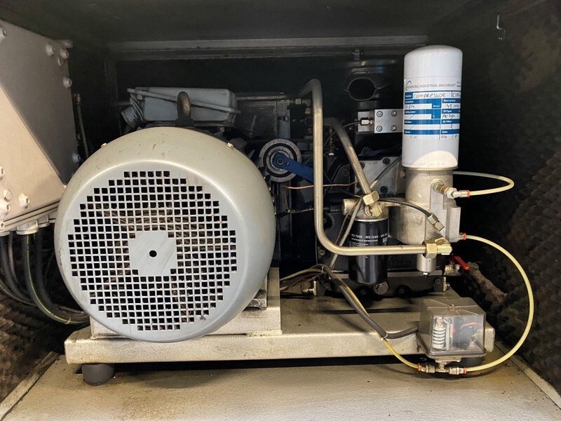 Creemers RCN 15-60 15 kW 2000 L / min 10 Bar Elektrische Schroefcompressor - Воздушный компрессор: фото 3 Creemers RCN 15-60 15 kW 2000 L / min 10 Bar Elektrische Schroefcompressor - Воздушный компрессор: фото 3