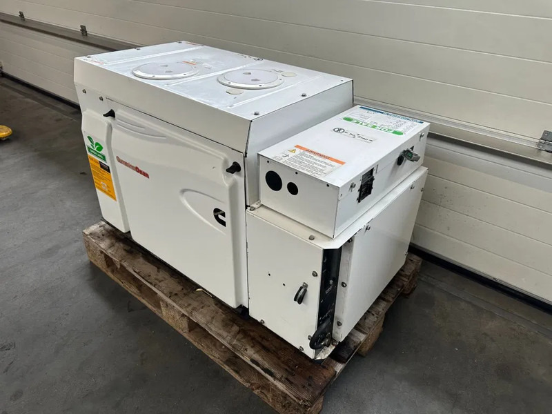 Электрогенератор Cummins Onan MDKBP Kubota 4 cilinder Diesel 13.5 kVA Marine Silent generatorset: фото 12
