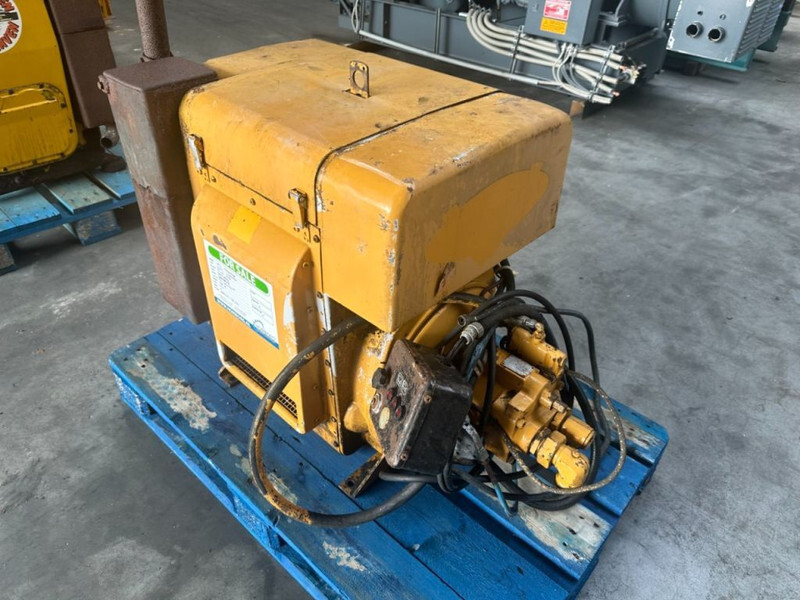 Двигатель для Погрузочно-разгрузочной техники Hatz 2L30C Silent Diesel Motor 19 kW 26 PK met hydrauliekpomp: фото 7
